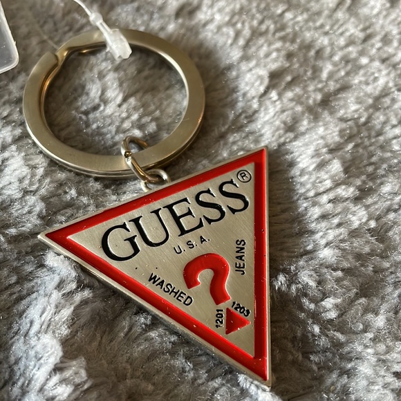 Guess keychain - Picture 2 of 3